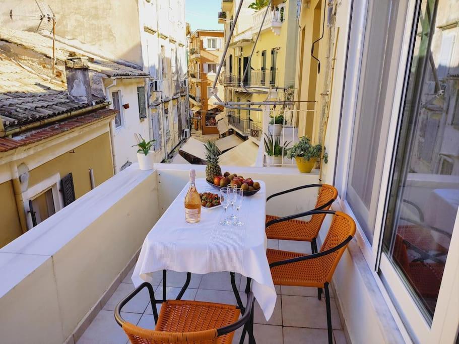 Mary'S Bright Apartment - Corfu Old Town Exteriör bild