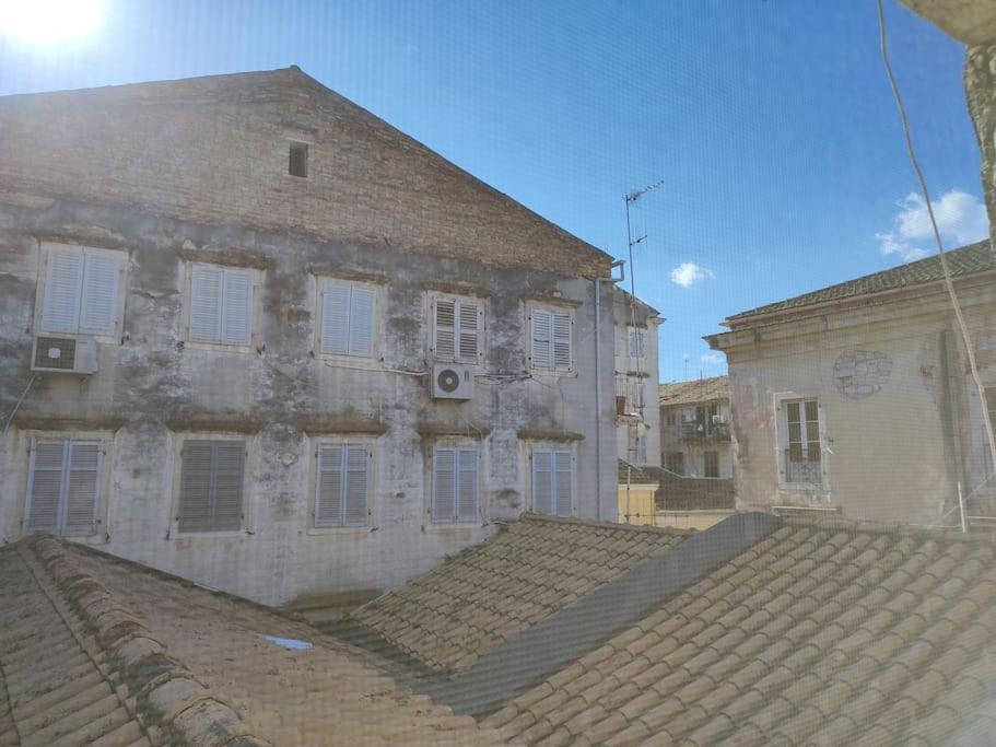 Mary'S Bright Apartment - Corfu Old Town Exteriör bild