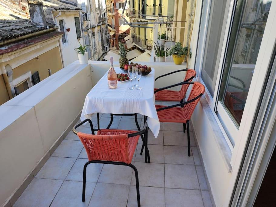 Mary'S Bright Apartment - Corfu Old Town Exteriör bild